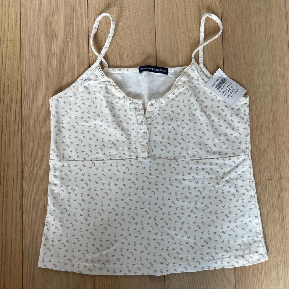 Brandy Melville Tiffany tank - Picture 3 of 3